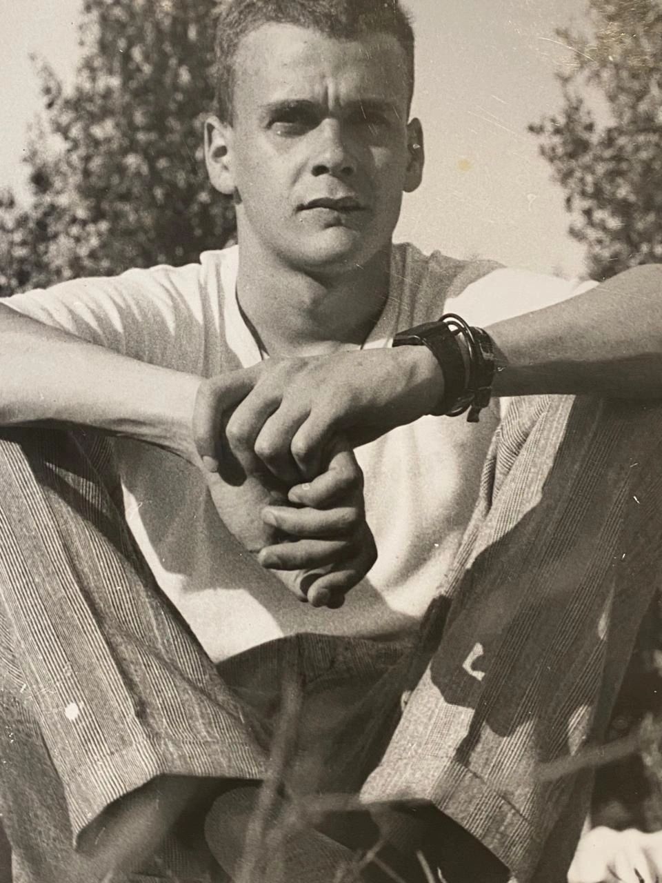 Mito Mora retrato vintage